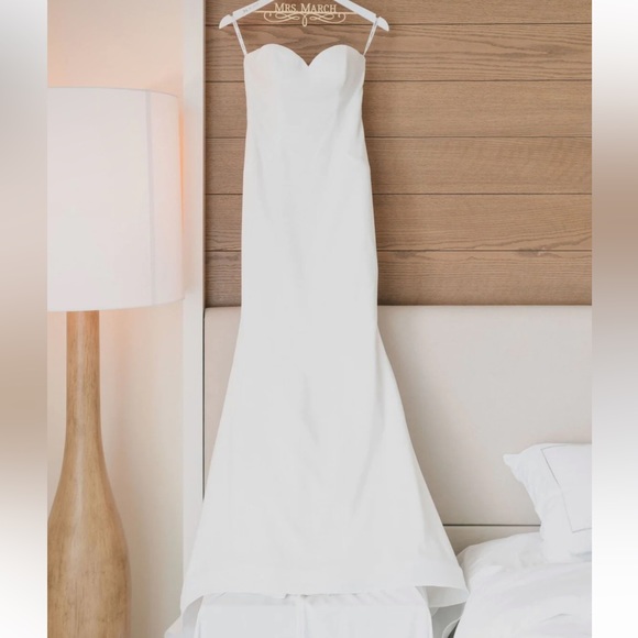 Logan Enzoani Wedding Dress - Picture 1 of 6